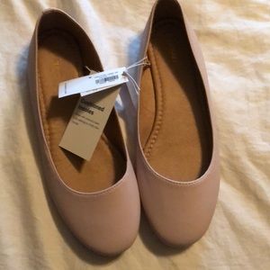 Pale pink ballet flat NWT